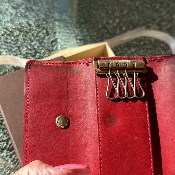 RED LOUIS VUITON VERNIS KEY HOLDER WITH BOX AND RIBBON - Picture 5 of 10